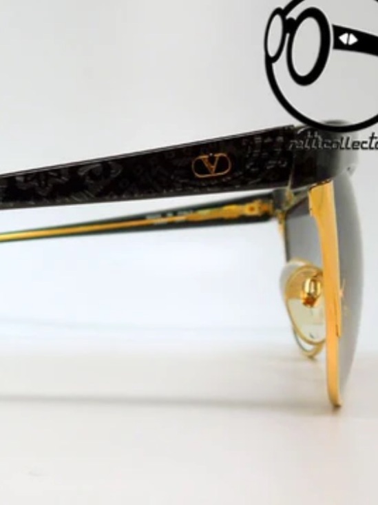 Vintage 1970s Valentino Two-Tone Cat-Eye Sunglasses in Black and Gold RARE main image 8